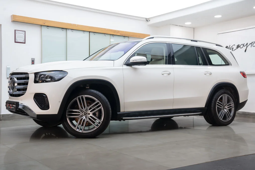 White luxury sport utility vehicle